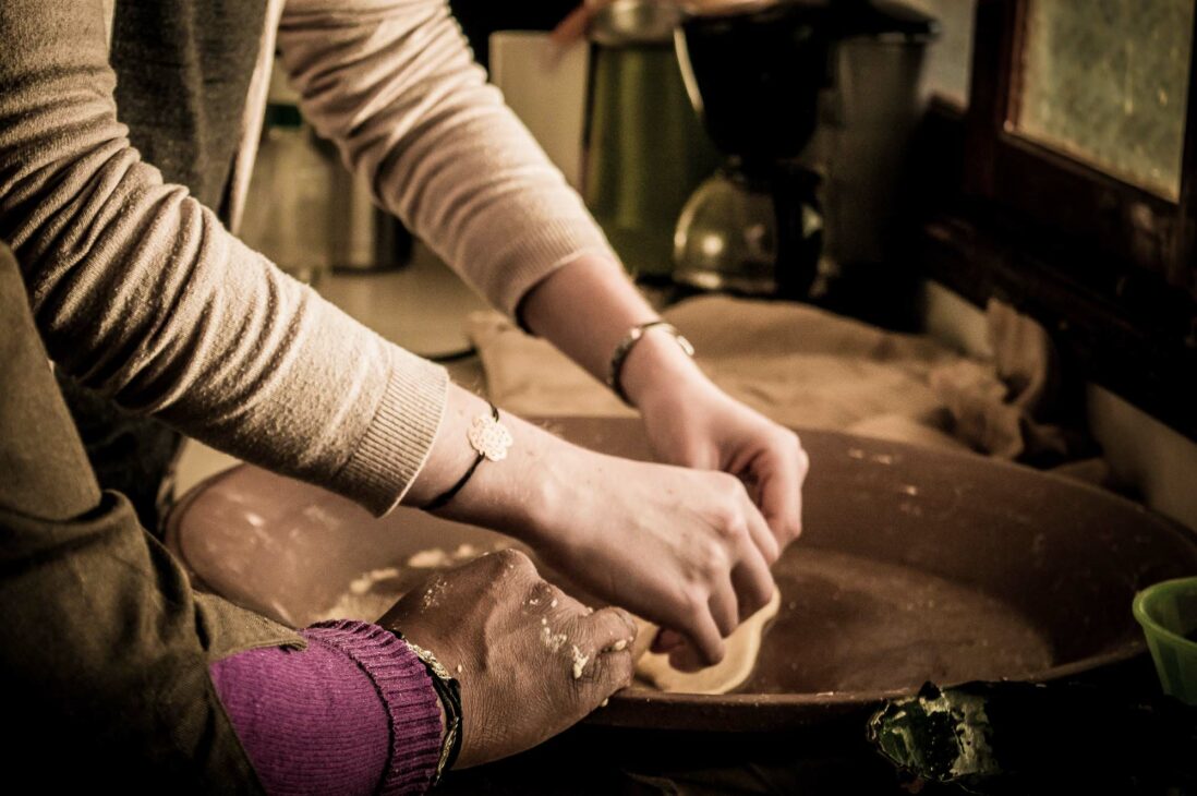 mains qui font du pain au maroc