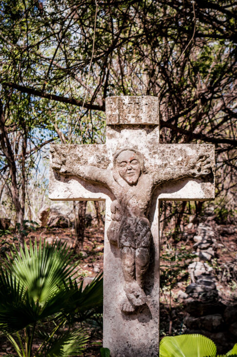 croix de pierre mexicaine