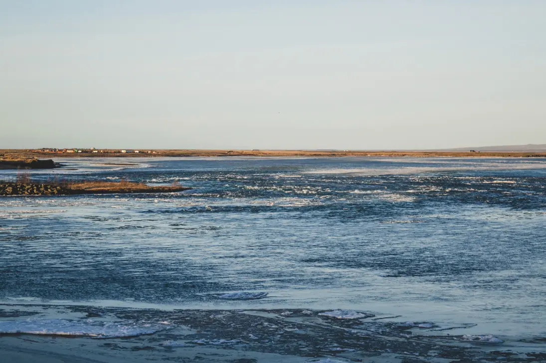 lac gelé en islande en hiver