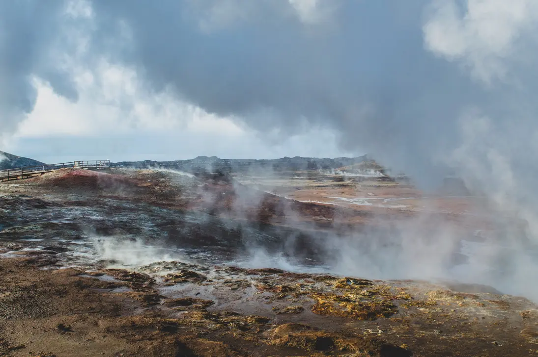 terre fumante sur la péninsule de Reykjanes