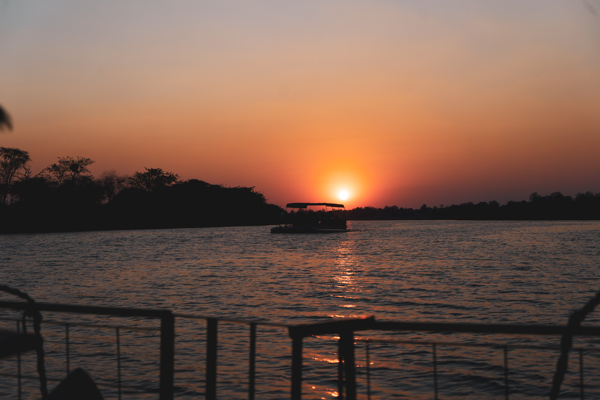 coucher de soleil sur l'okavango