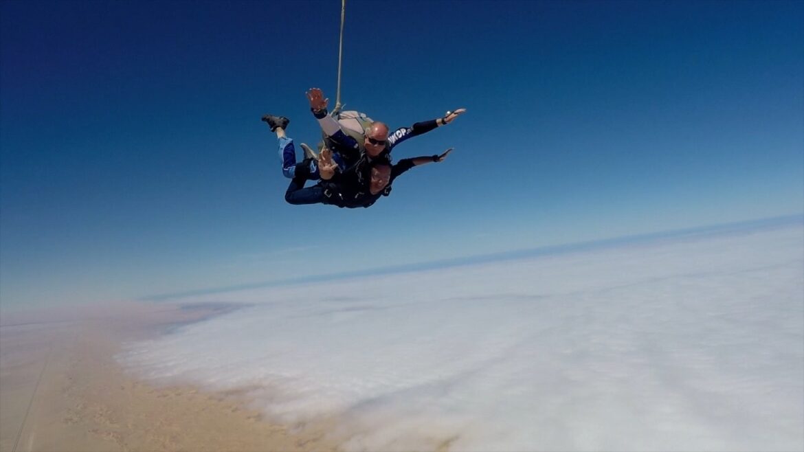 saut en parachute dans le Namib