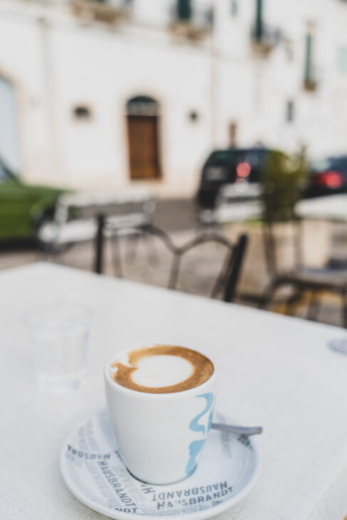 café en terrasse en italie