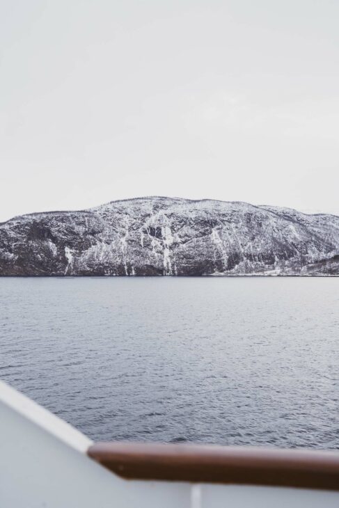 fjord enneigé