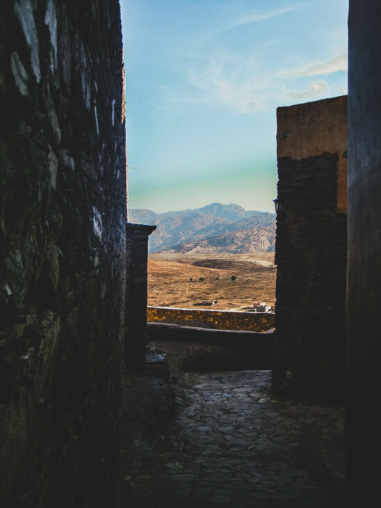 paysage du Maroc entre 2 murs