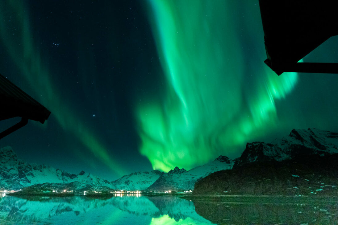 aurore boréale spectaculaire dans les Lofoten