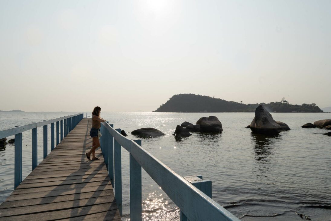 au bord de l'eau sur l'île de paqueta