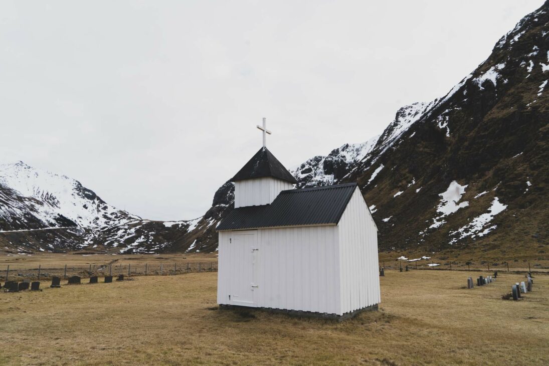 eglise blanche vers unstad