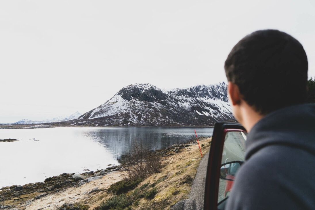 sur la route des lofoten vers les plages du nord