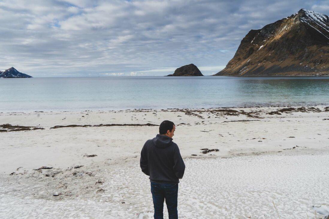 plage d'Uttakleiv dans les lofoten