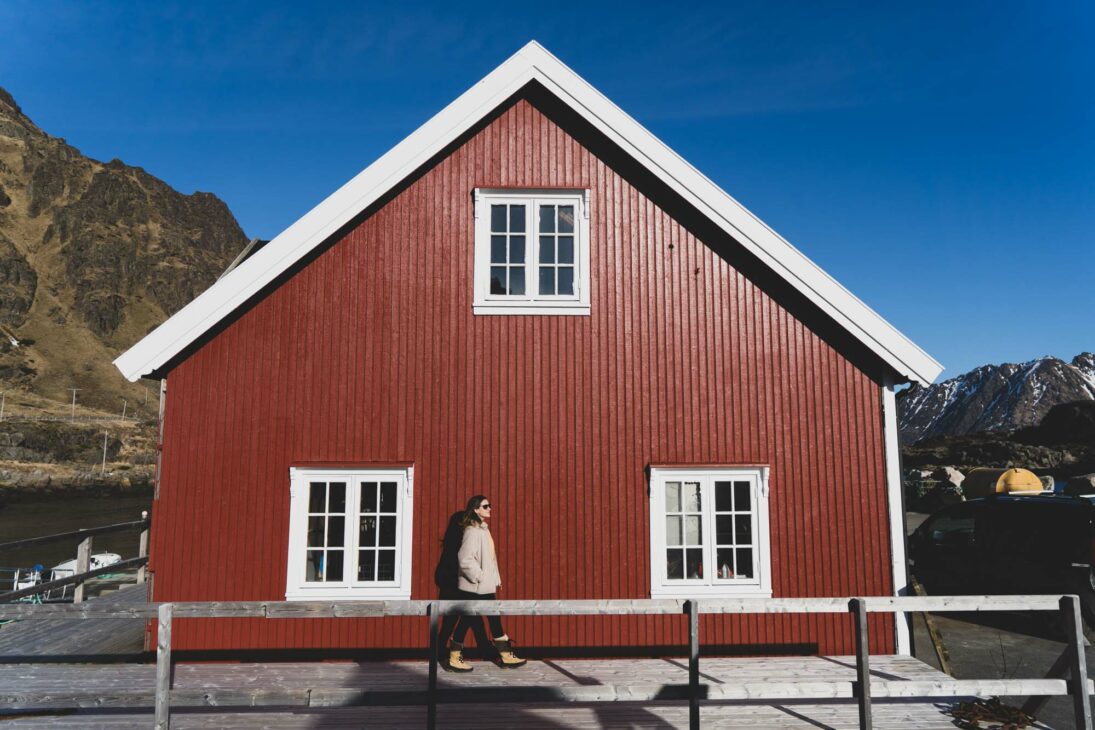 rorbuer rouge à Ure dans les lofoten