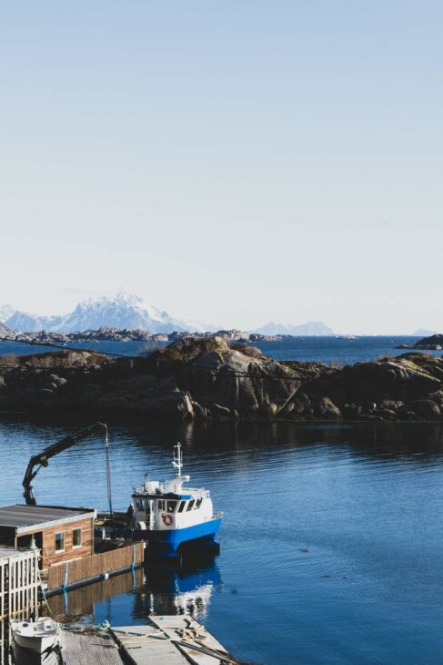 bateau de pêche dans les lofoten