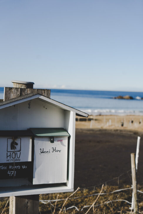 boite aux lettres blanche à Hov